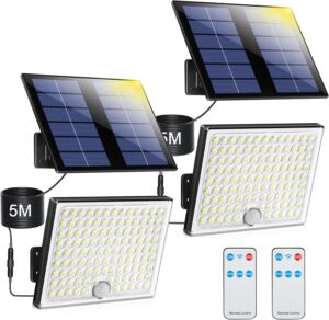 👨‍👩‍👧‍👦 Whirlpools für Familien & Gruppen – Realky Solarleuchten für den Außenbereich mit Fernbedienung, Außenlampe mit Bewegungsmelder, IP65 wasserdichte Solarleuchte mit 5 m Kabel für Garage, Garten, Hof, Stufen, Haustüren, Rasen, 2 Stück, Warmweiß