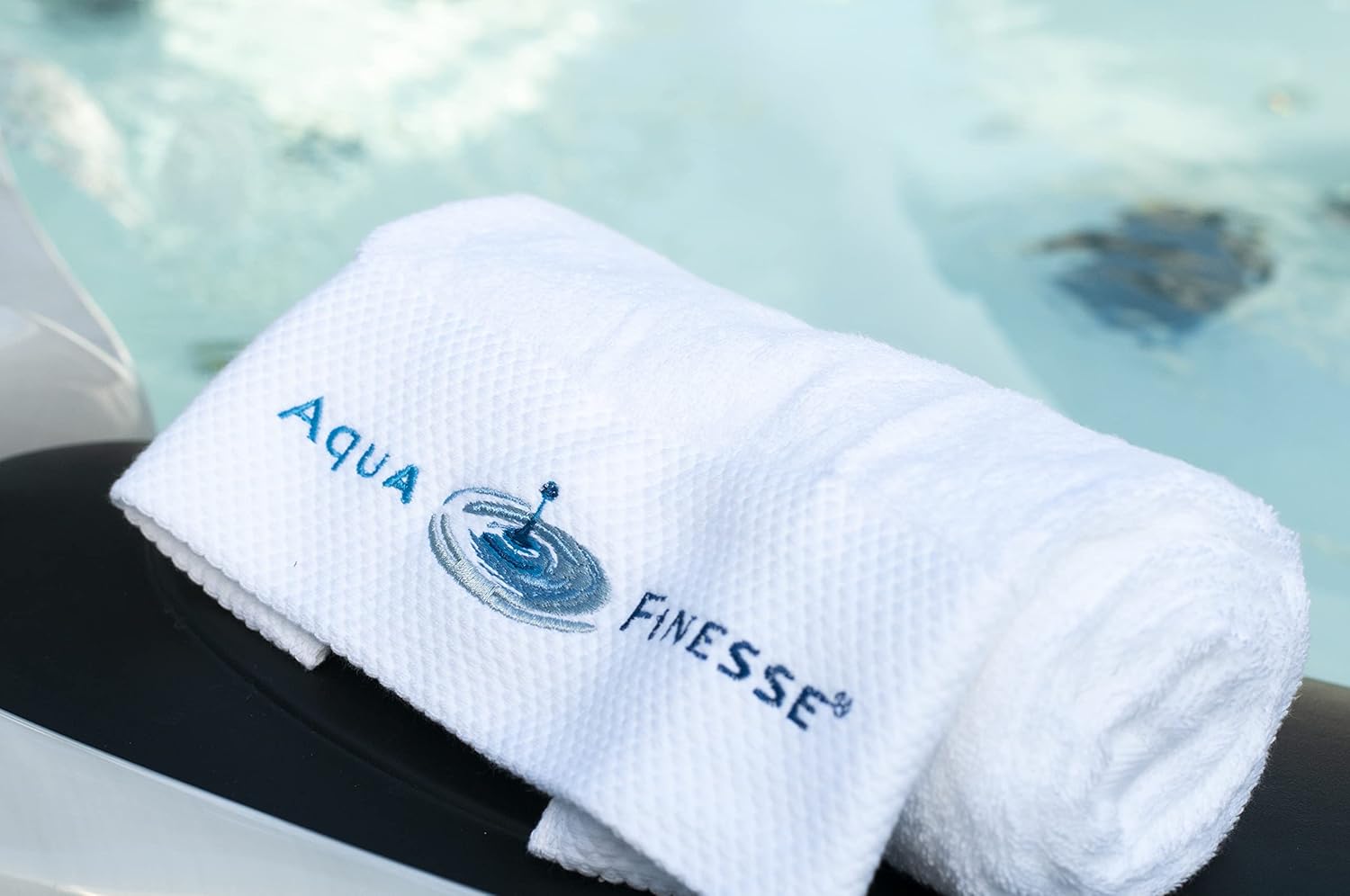 🧼 Zubehör & Pflege – Aquafinesse Box for Whirlpool and Spa Water Care with Chlorine Granules or Chlorine Tablets Limited Edition Including Terry Towel (Tablets) – Bild 5