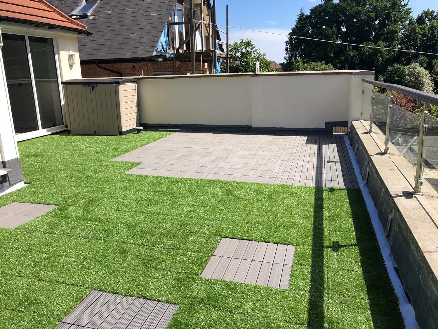 🧊 Whirlpools für Balkon & Terrasse – Terrassenfliesen aus Verbundwerkstoff, Terrassenbalkon, Beton, Whirlpool, 30 x 30 cm, quadratische Verbindung, einfache Installation, pflegeleicht, 18 x Terrassenfliesen, Kunstrasen – Bild 4