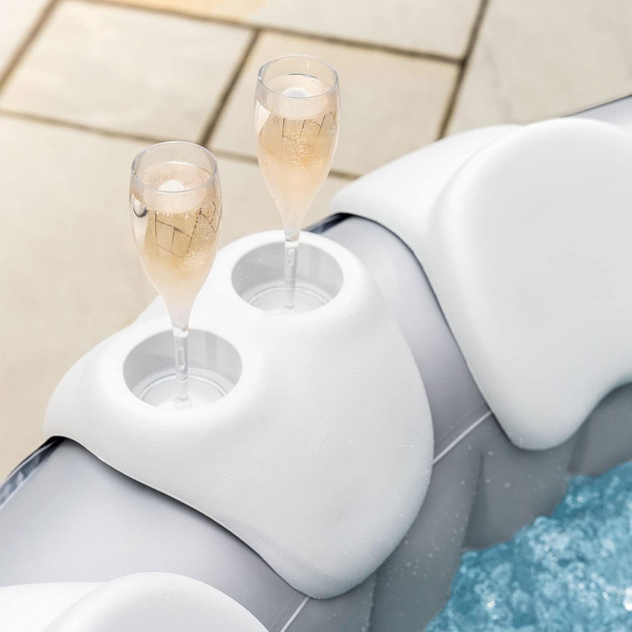 ⭐ Luxus Whirlpools – CosySpa Whirlpool-Zubehörset – Getränkehalter und 2 Kopfstützen | Wasserdichtes Whirlpool-Komfortset aus PU | Aufblasbares Whirlpool-Zubehör | Nackenkissen und Getränkehalter – Bild 2