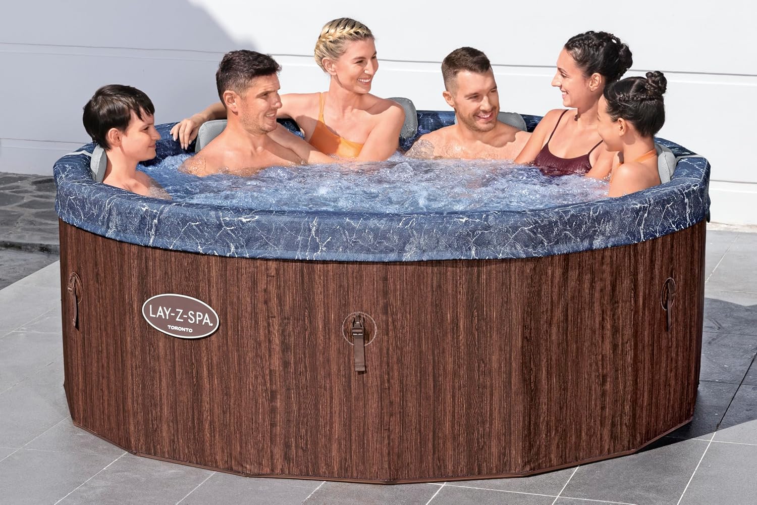 ⭐ Luxus Whirlpools – Bestway Lay-Z-SPA Toronto AirJet Whirlpool, Ø 190 x 70 cm, 7 Personen, energiesparend, Heizung, Frostschutz, 180 AirJet-Düsen, App-Steuerung, UltraFit Pumpeneinheit, Abdeckung, Holzoptik, Palisander – Bild 2