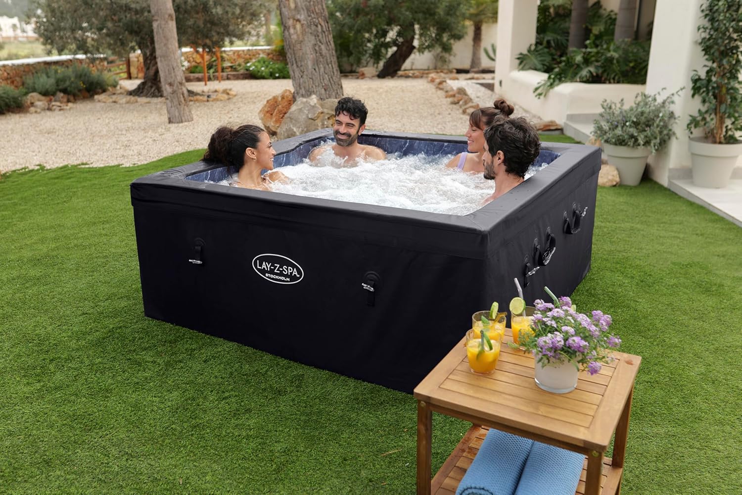 🧼 Zubehör & Pflege – Bestway Lay-Z-SPA Stockholm AirJet Energy-Saving Whirlpool 164 x 164 cm - Smart Pool for 6 People with App Control, 40°C Heating, ThermaCore Insulation & 140 Massage Jets, Winterproof & Black – Bild 2